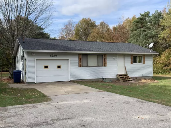 5287 S Dangl Road, Fruitport, MI 49415