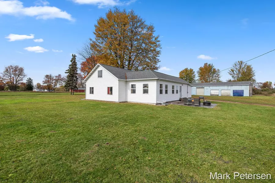 4516 W Muskrat Road, Sheridan, MI 48884