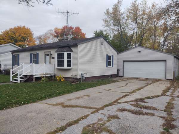 Coloma, MI 49038,359 Cherry Street