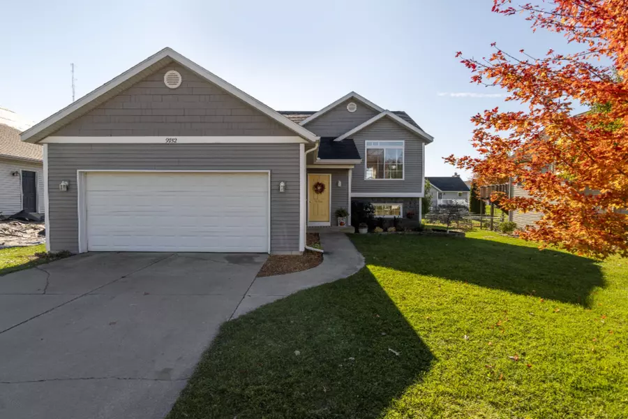 9752 Jane Drive, Zeeland, MI 49464