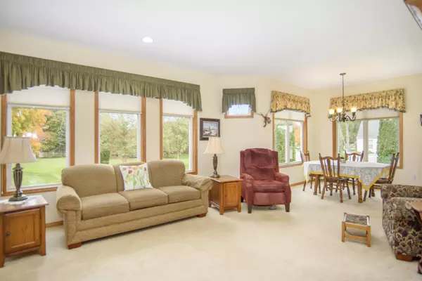 Holland, MI 49423,4739 Hedgestone Court