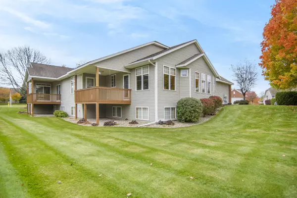 Holland, MI 49423,4739 Hedgestone Court