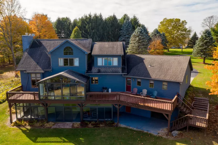 68755 Territorial Road, Lawrence, MI 49064