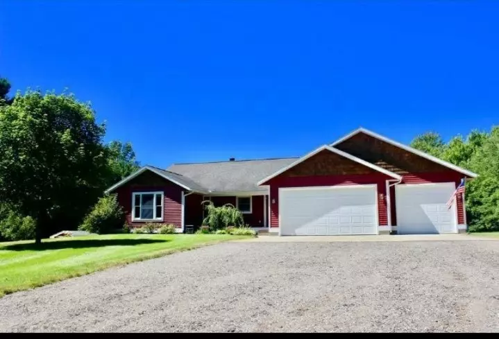 17823 144th Avenue, Spring Lake, MI 49456