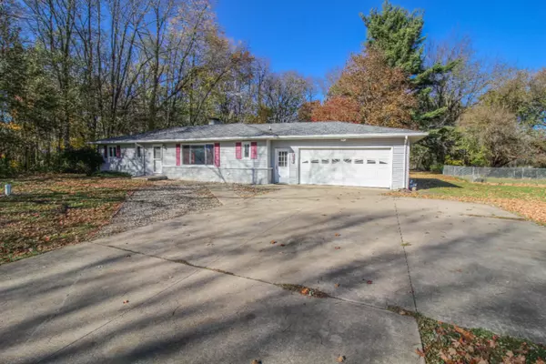 Three Rivers, MI 49093,15494 Coon Hollow Road