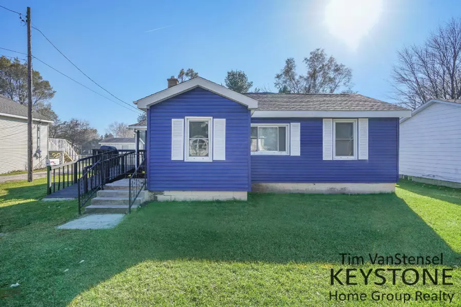 452 E Gardner Street, Sparta, MI 49345