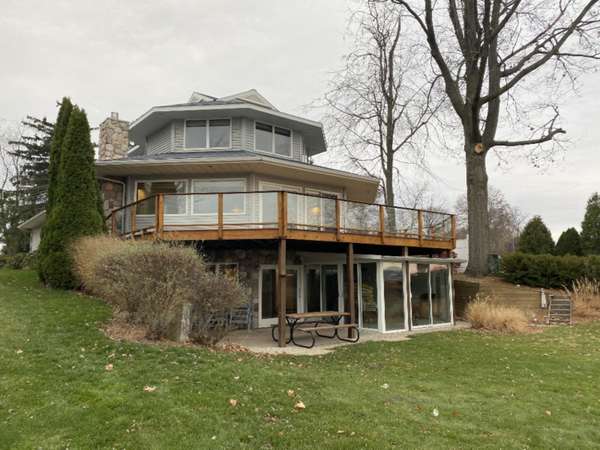 5706 Beech Street, Coloma, MI 49038