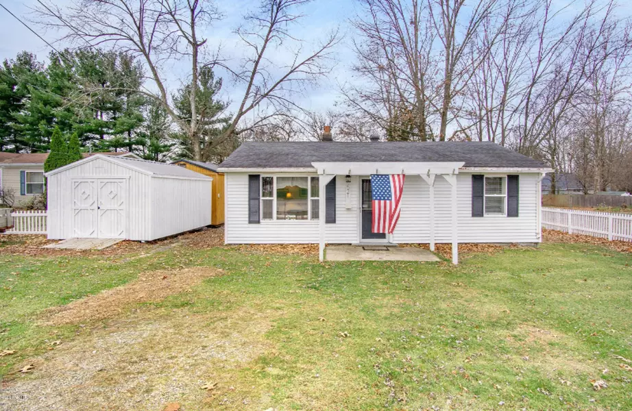 521 N Phelps Street, Decatur, MI 49045