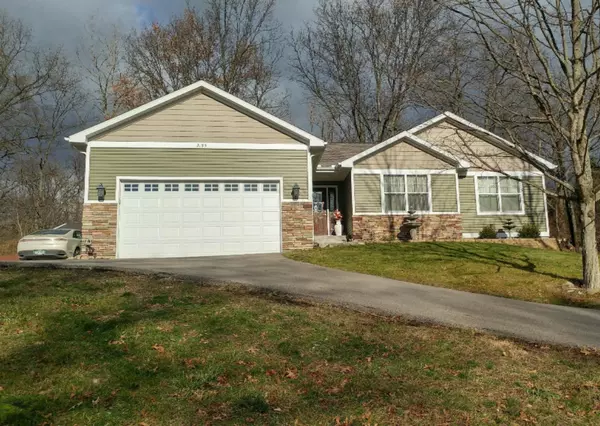 2195 Gee SE Drive, Lowell, MI 49331