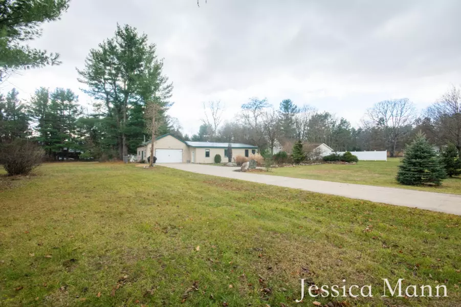 440 Schultz NW Street, Sparta, MI 49345