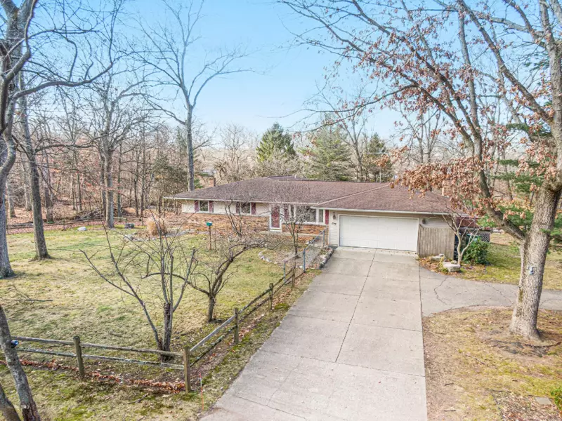 87 Royal Road, Springfield, MI 49037