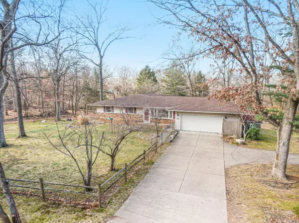 87 Royal Road, Springfield, MI 49037