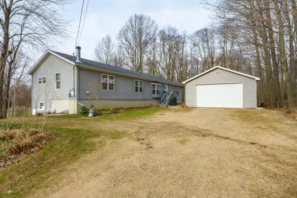 Gobles, MI 49055,35516 Sweet Lake Drive