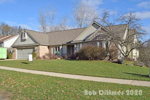 6240 Viewpoint NE Drive, Belmont, MI 49306