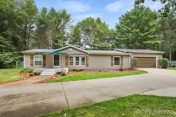 West Olive, MI 49460,9804 Hiawatha Drive