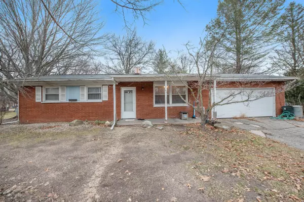 65 Hickory Nut Lane, Springfield, MI 49037