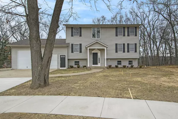 Lowell, MI 49331,1235 Autumn Oak Court