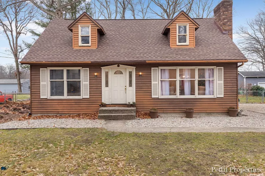 3429 E Pontaluna Road, Fruitport, MI 49415