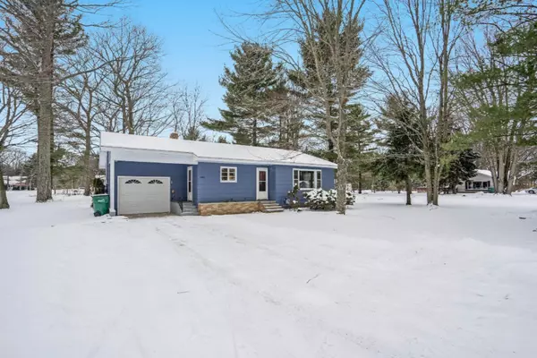 7889 S Michigan Avenue, Rothbury, MI 49452