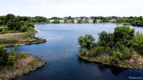 Bloomfield Hills, MI 48302,2630 TURTLE LAKE Drive