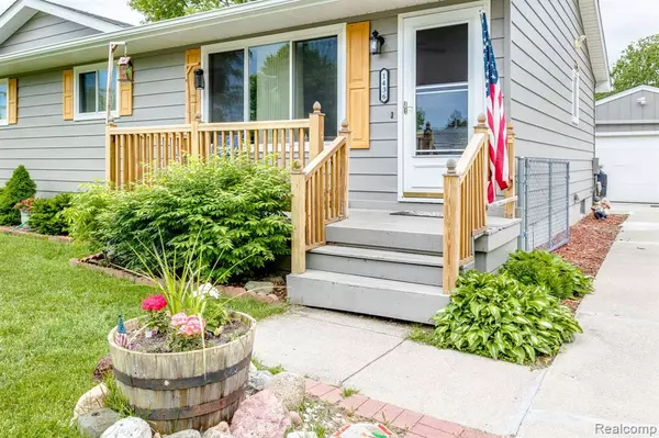 Port Huron, MI 48060,1436 DEVONSHIRE Lane