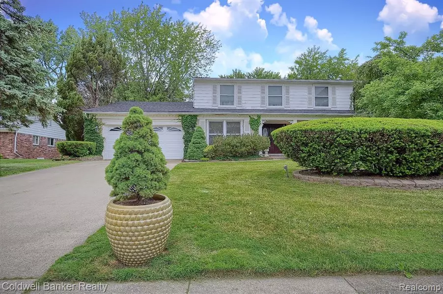 18400 MIDDLESEX Avenue, Lathrup Village, MI 48076