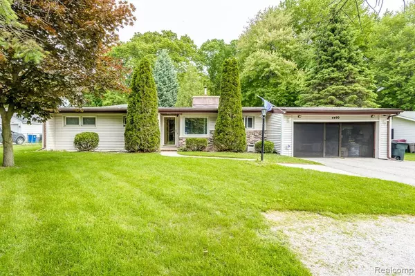 4490 N River Road, Fort Gratiot, MI 48059