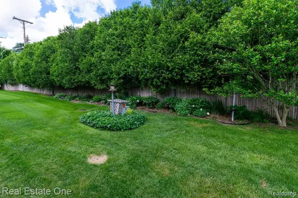 Oxford, MI 48371,106 CONDA Lane