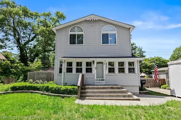 2321 HYLAND ST, Ferndale, MI 48220