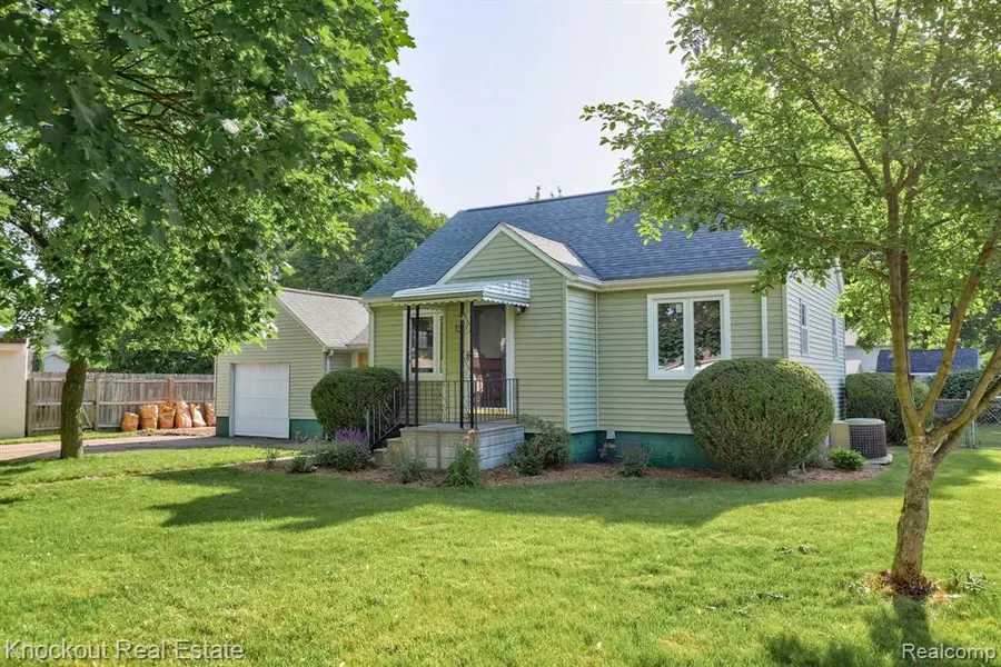 13 S LINCOLN Road, Bay City, MI 48708
