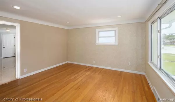 Madison Heights, MI 48071,612 W KALAMA Avenue
