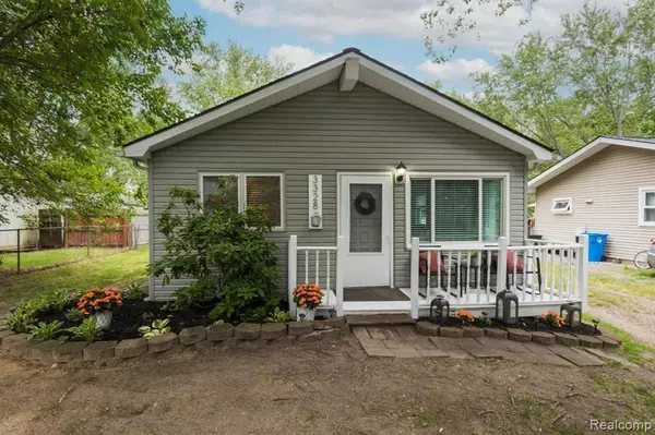 3328 ROYAL Boulevard, Commerce Twp, MI 48382