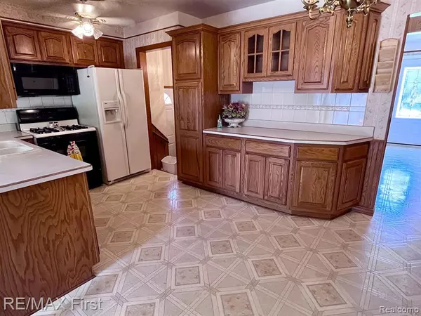 Eastpointe, MI 48021,24735 ADLAI Avenue