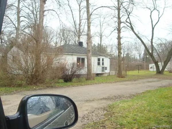 5114 KNAPP Drive, Flint, MI 48506