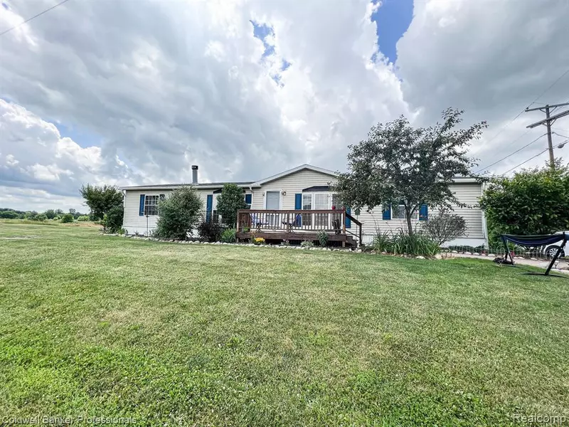 5988 HOLLOW CORNERS Road, Dryden, MI 48428