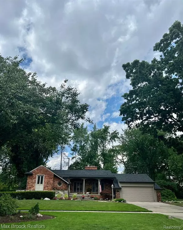 18890 RIVERSIDE Drive, Beverly Hills, MI 48025