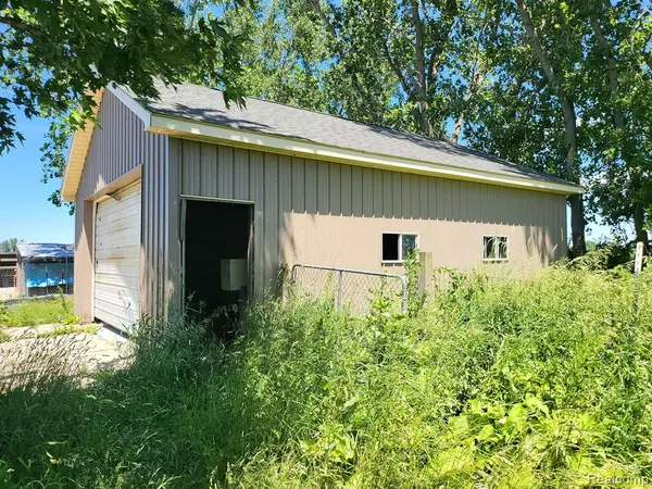 Brown, MI 48416,3848 PECK Road