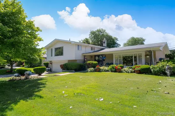 17425 Westhampton Road, Southfield, MI 48075