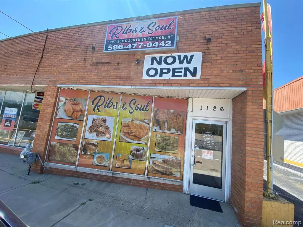 Mount Clemens, MI 48043,1126 SOUTHBOUND GRATIOT Avenue