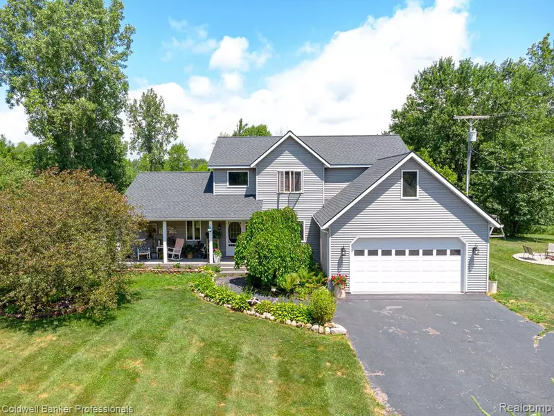 382 ANGLE Road, Lapeer, MI 48446