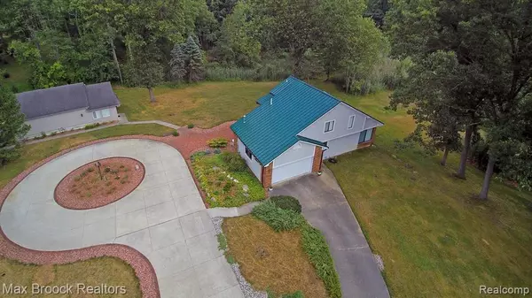 Ortonville, MI 48462,395 PINEWOOD Street