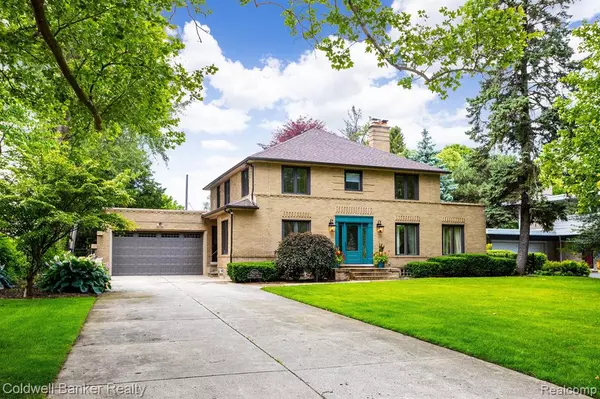 Grosse Pointe Park, MI 48230,15215 WINDMILL POINTE Drive