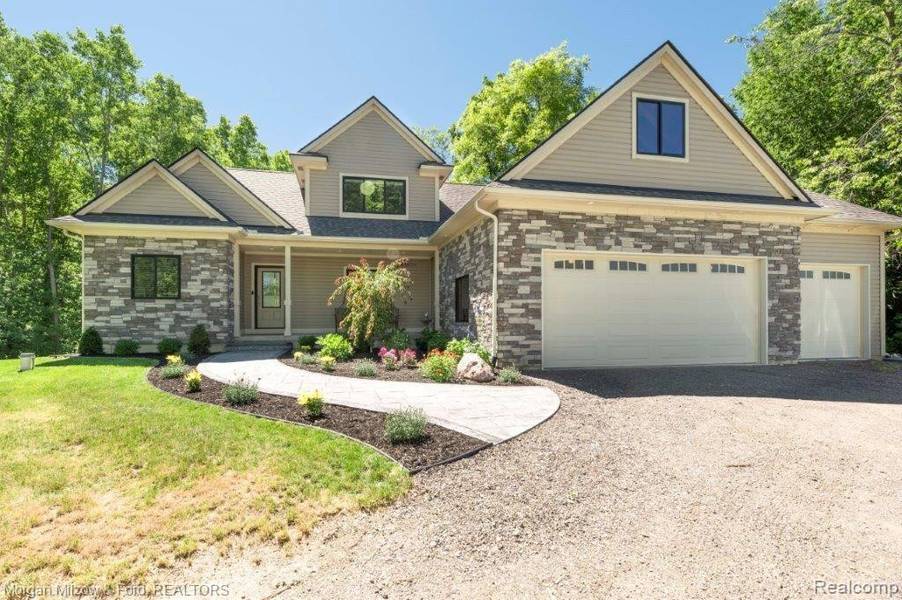 7150 OAK HILL Road, Clarkston, MI 48348