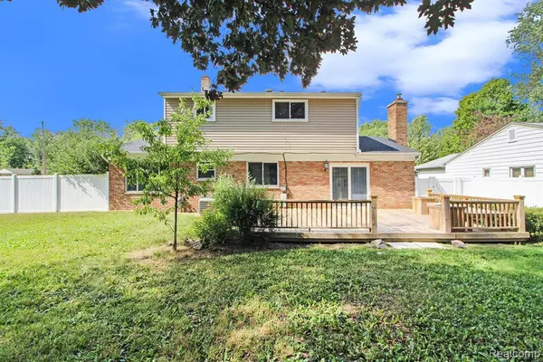 East Lansing, MI 48823,793 TARLETON Avenue
