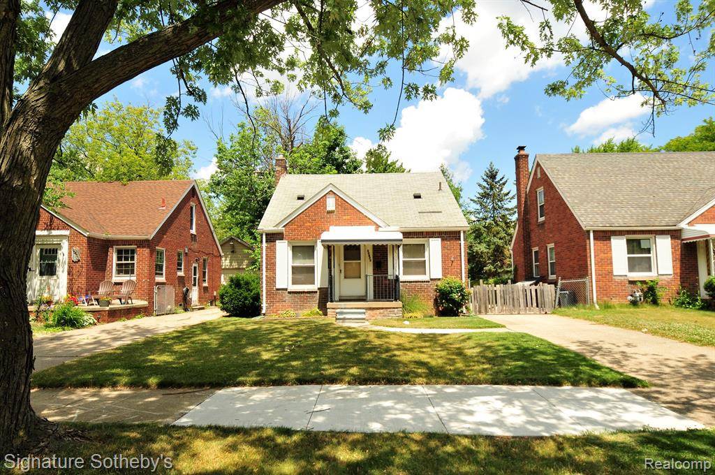 20671 FLEETWOOD Drive, Harper Woods, MI 48225