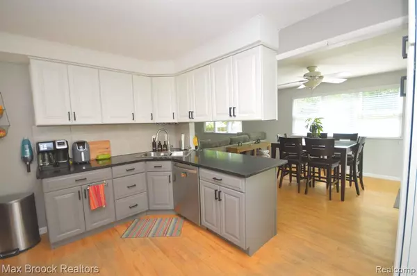 Madison Heights, MI 48071,28351 DARTMOUTH Street