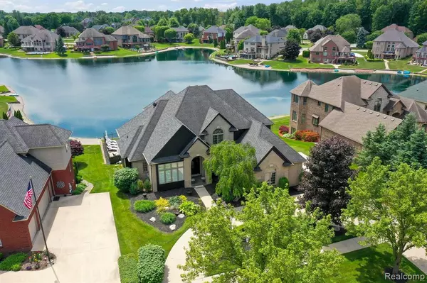 13302 TOWERING OAKS Drive, Shelby Twp, MI 48315