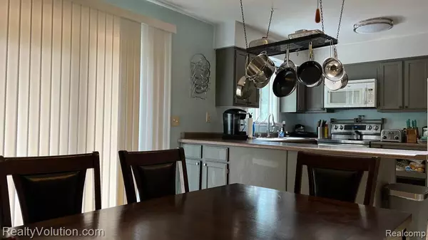 Lapeer, MI 48446,3732 FISH LAKE Road