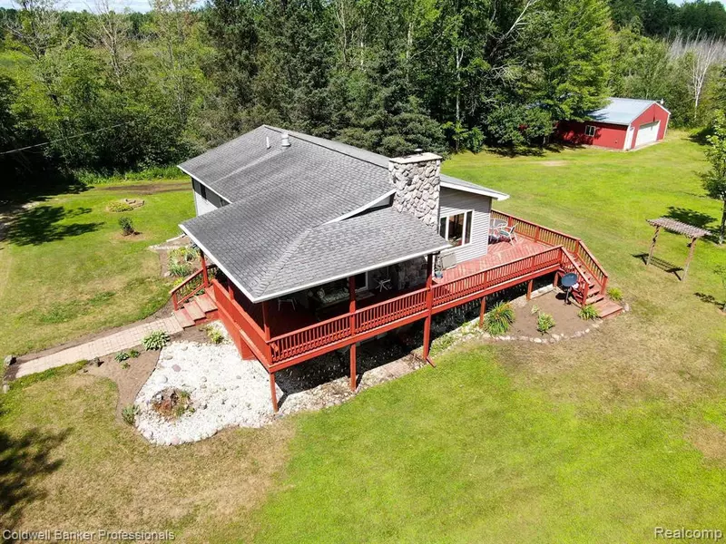 3107 S HARRISON Road, Houghton Lake, MI 48629
