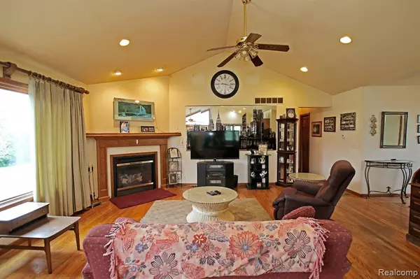 Ortonville, MI 48462,2499 OAKWOOD Road